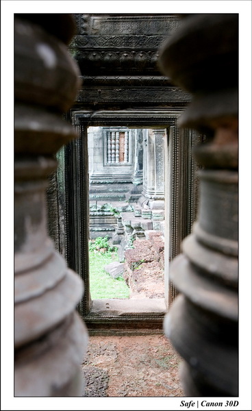 2006 - 07 - Temple angkor - Bantea Samre 05
